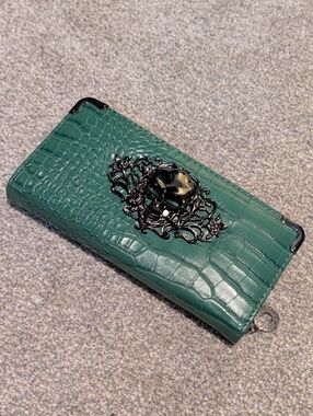 NWOT Green Crocodile Wallet With Skull Design